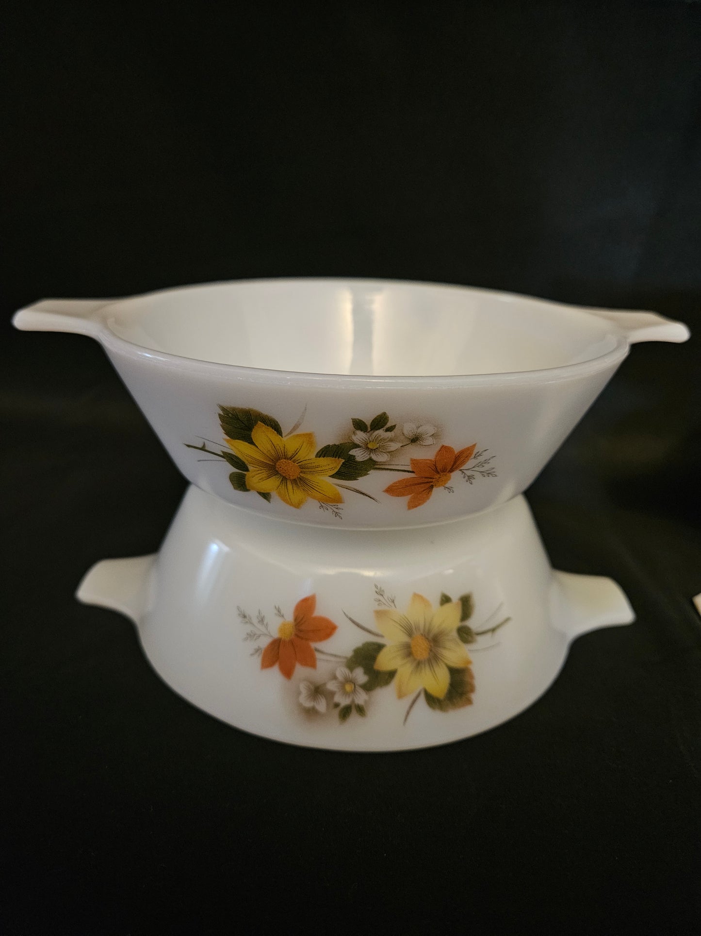 4 Vintage Pyrex Autumn Glory Handled Soup Bowls