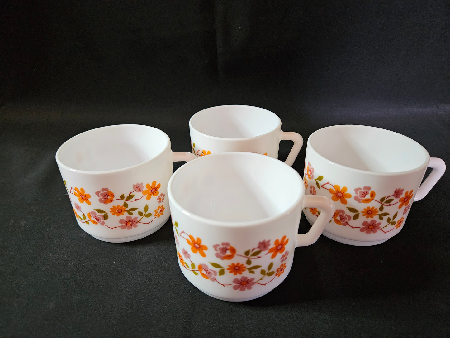 4 Vintage Arcopal Scania Cups