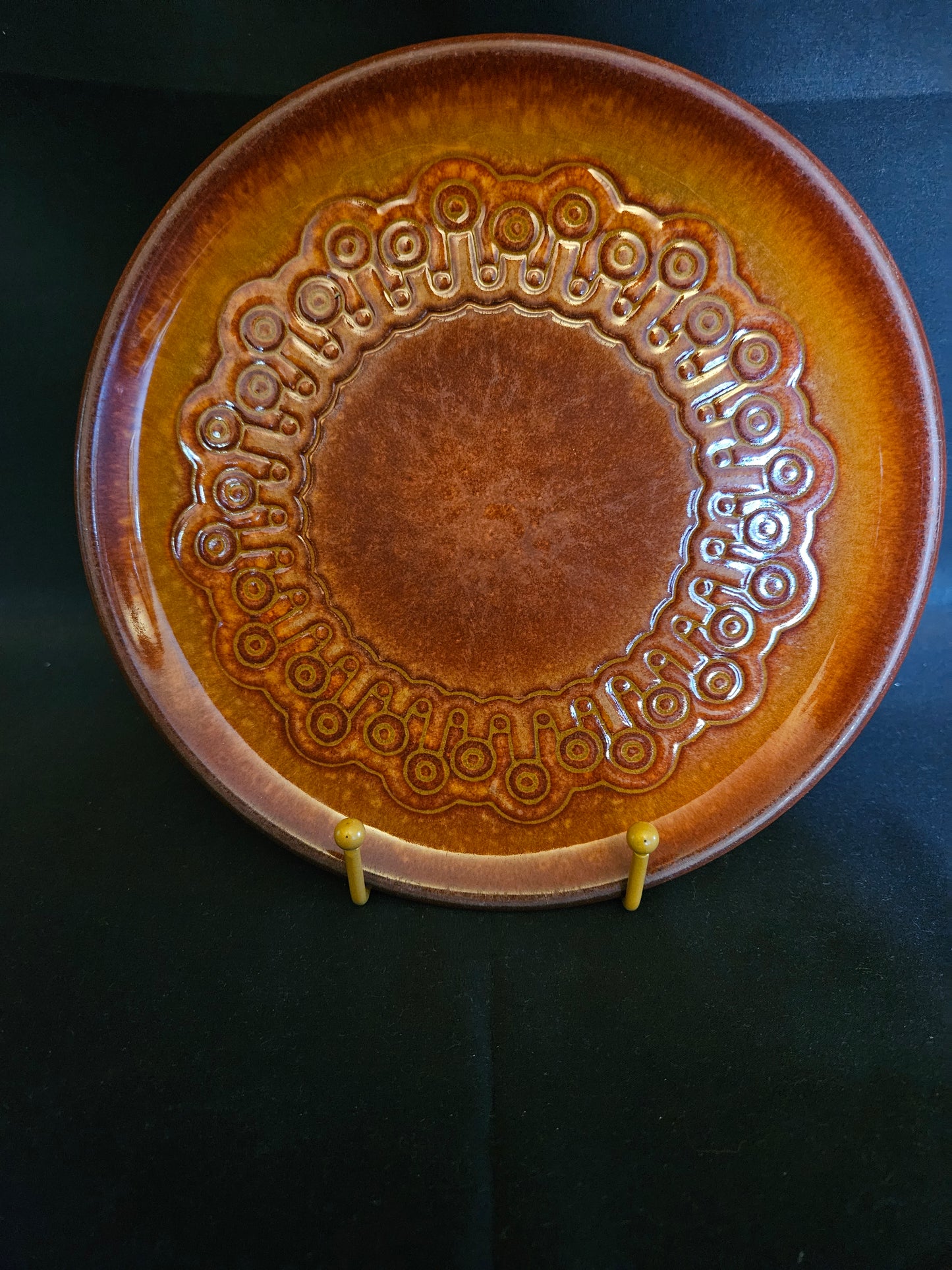 T.G. Green 'Oriel' Plate designed by Glynis Barton RCA
