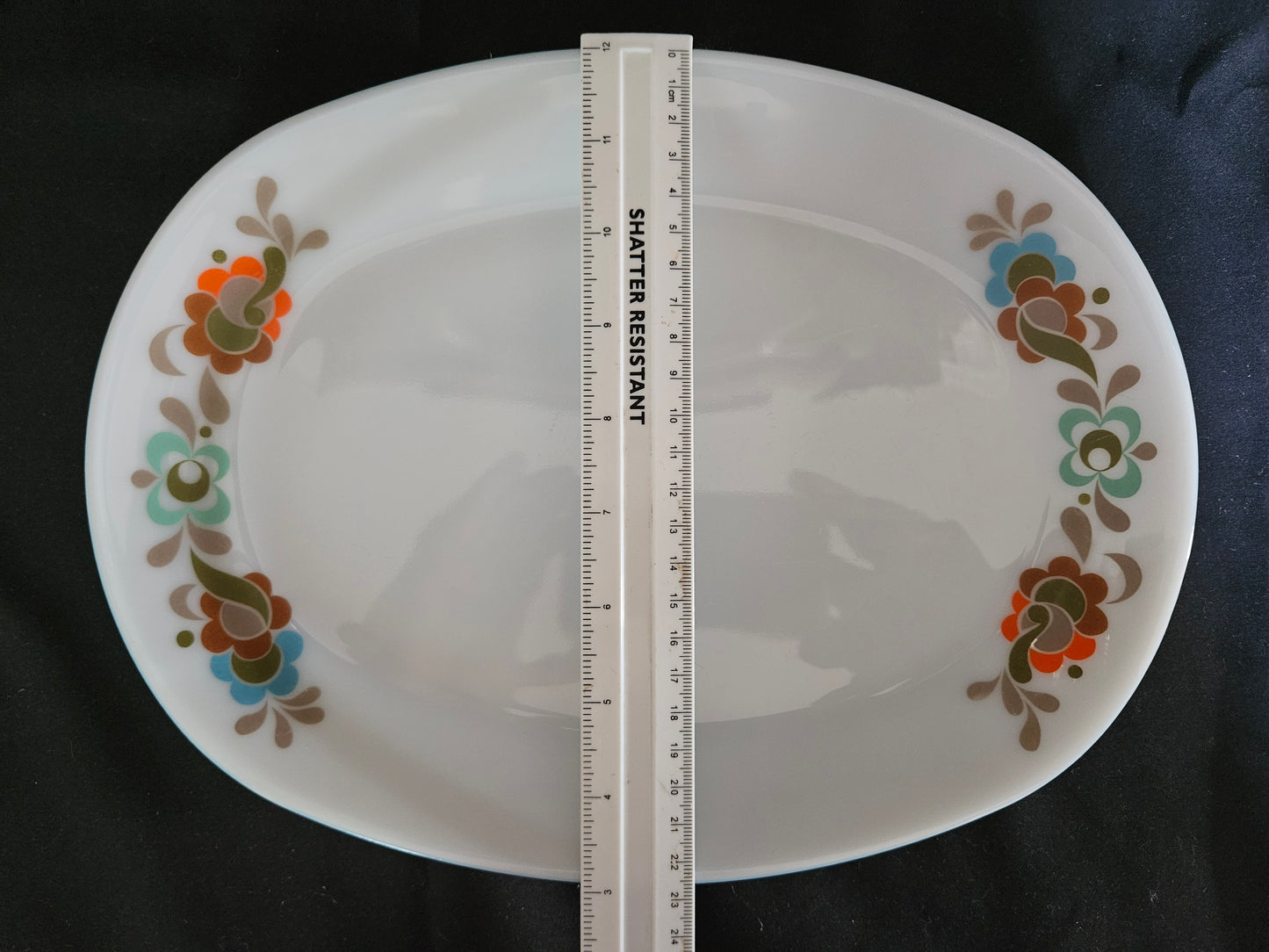 6 Pyrex Carnaby Steak Plates
