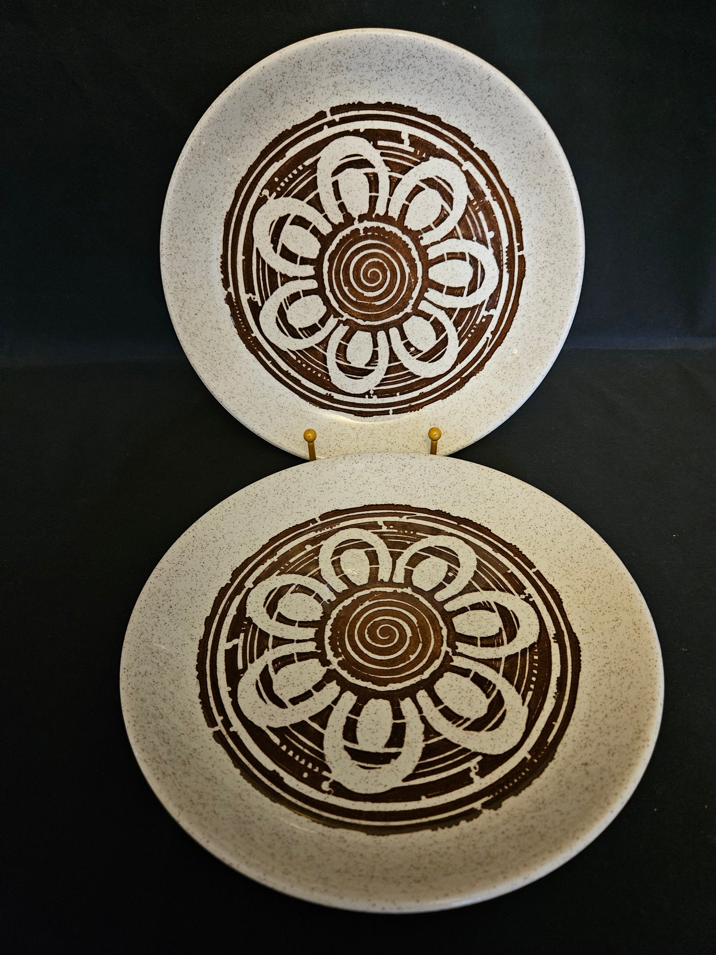Biltons Brown Daisy Small Dinner Plates x2