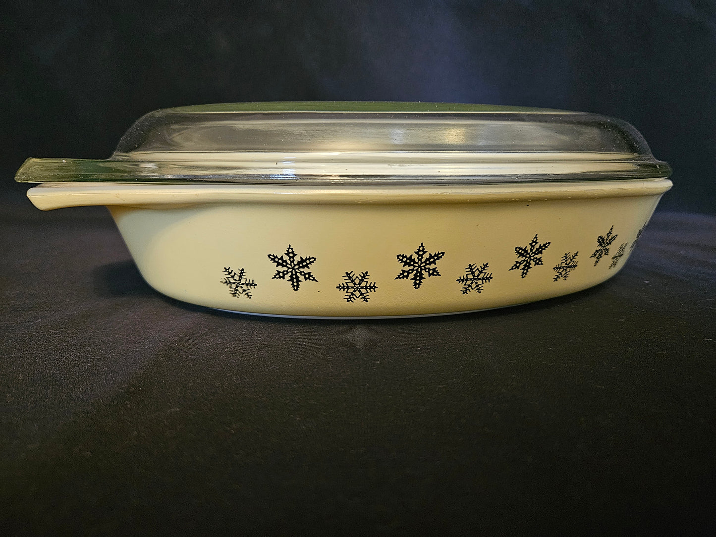 Pyrex Gaiety Yellow and Black Divided Dish with Lid