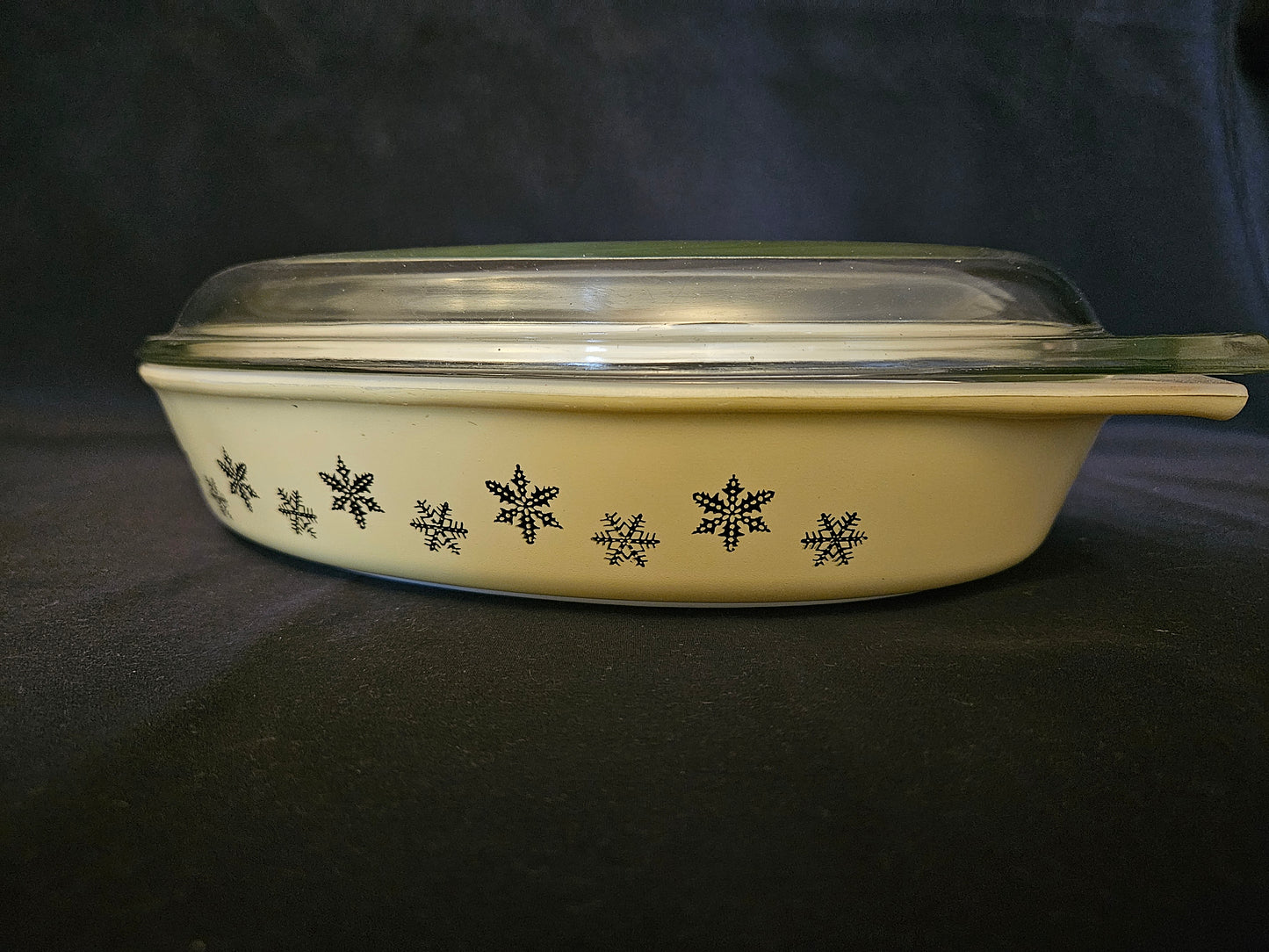 Pyrex Gaiety Yellow and Black Divided Dish with Lid