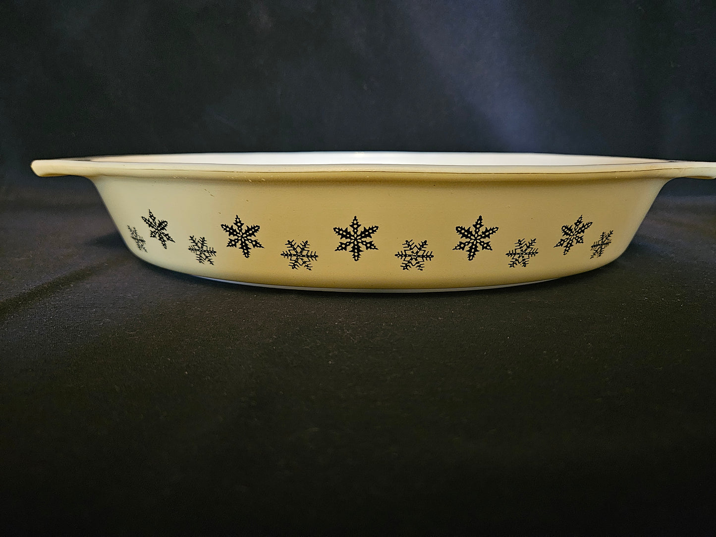 Pyrex Gaiety Yellow and Black Divided Dish with Lid