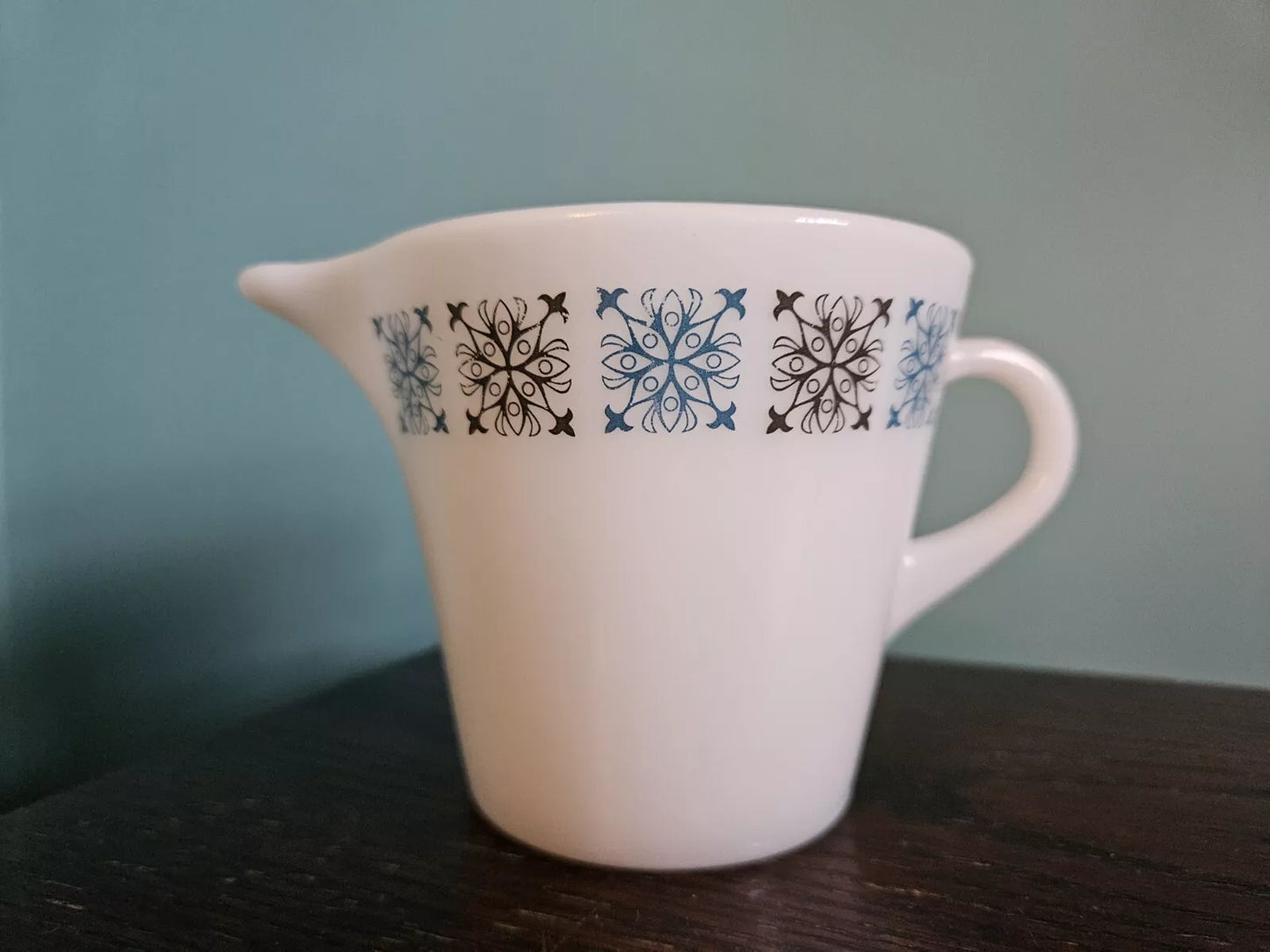 Pyrex Chelsea Milk Jug