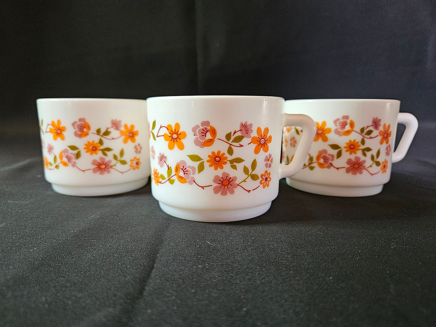 4 Vintage Arcopal Scania Cups