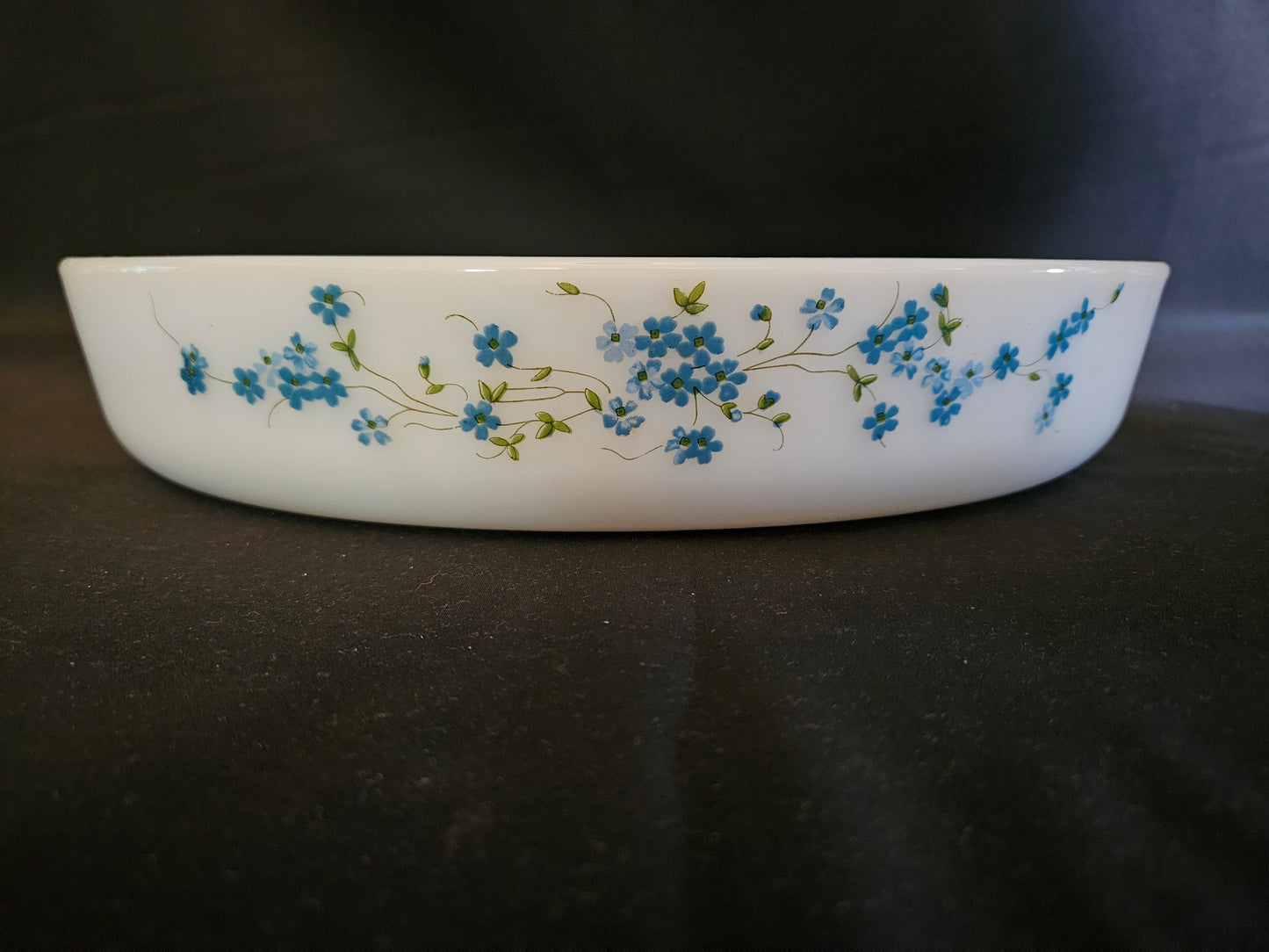 Arcopal France Milk Glass Roasting Dish Veronica Pattern