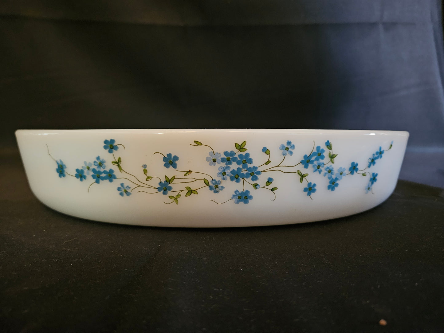 Arcopal France Milk Glass Roasting Dish Veronica Pattern