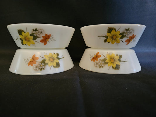 4 Vintage Pyrex Autumn Glory Cereal Bowls