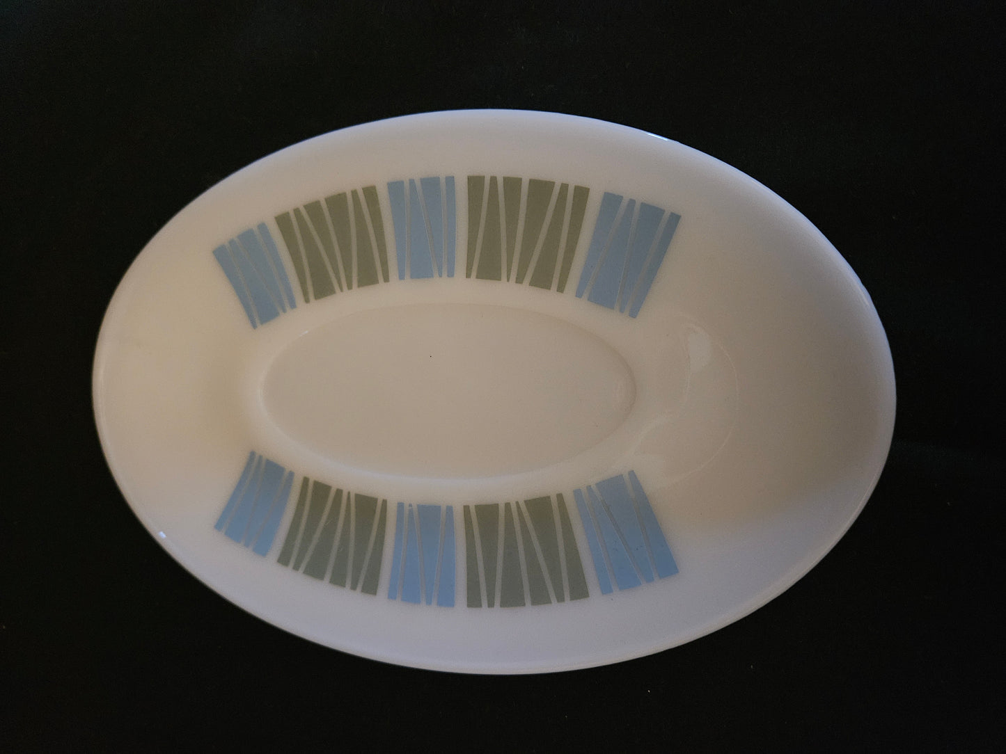 Pyrex Matchmaker Gravy Boat and Saucer