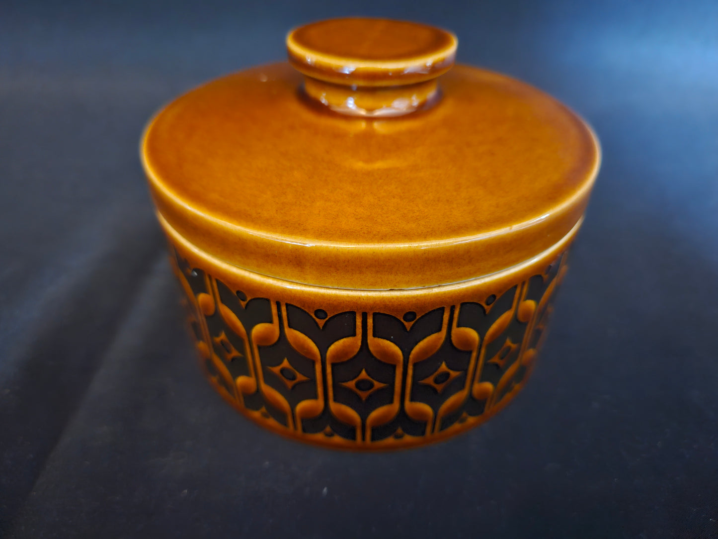 Hornsea Heirloom Round Butter Dish / Cheese Dish