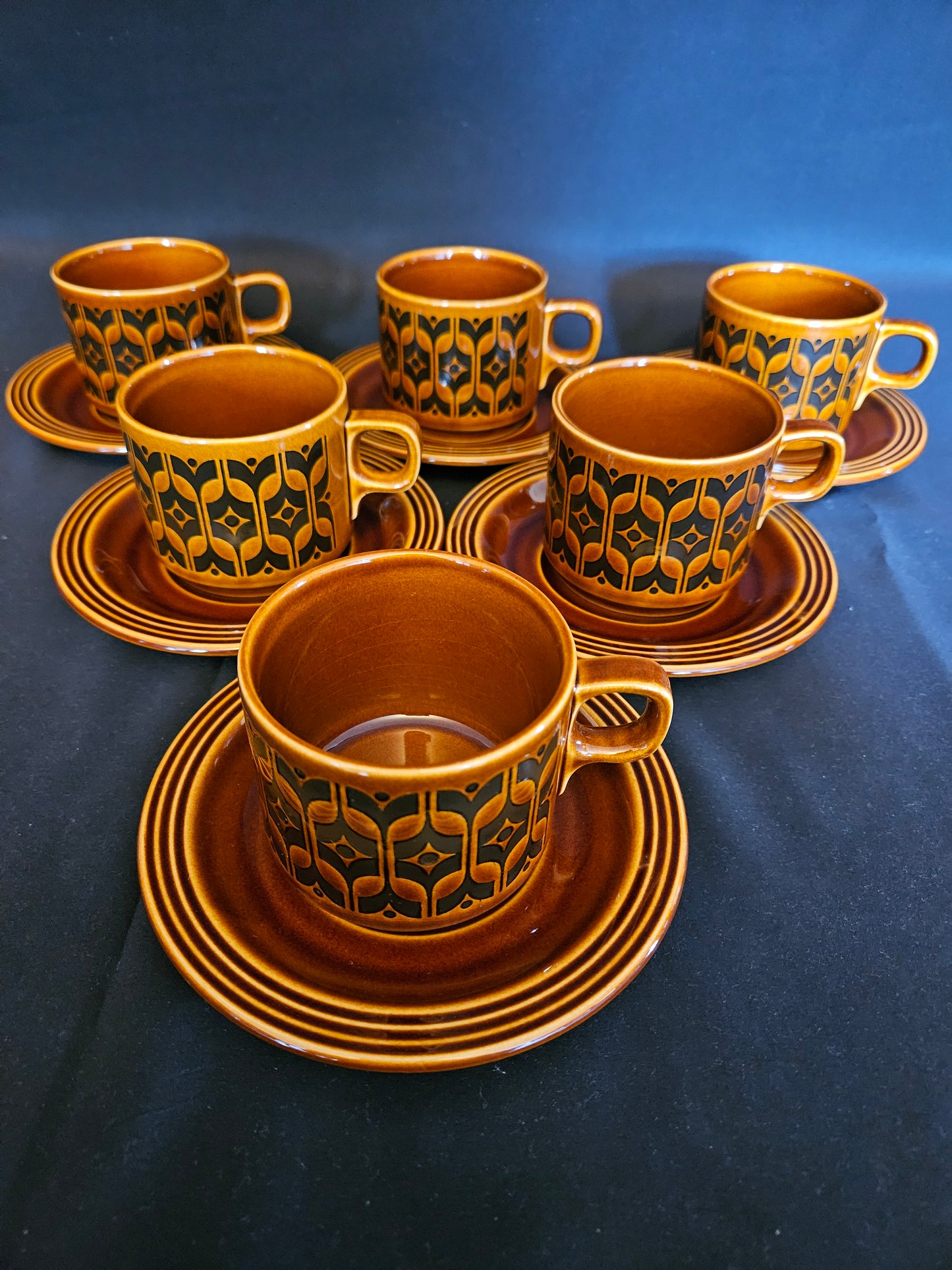 Hornsea Heirloom Tea Cups and Saucers X6