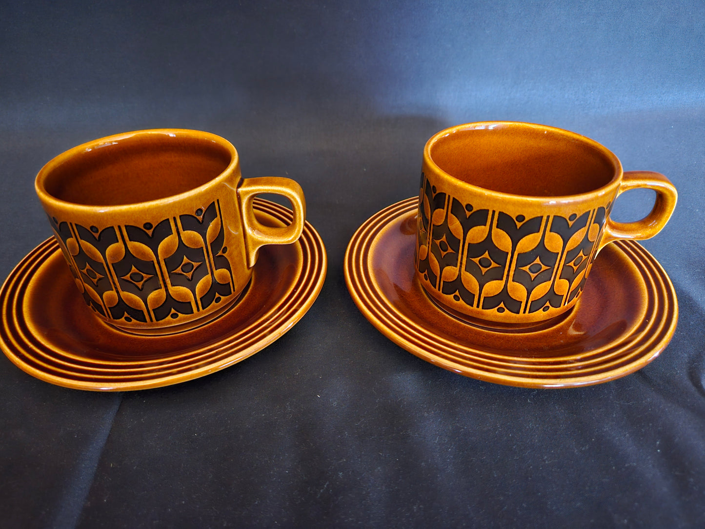 Hornsea Heirloom Tea Cups and Saucers X2