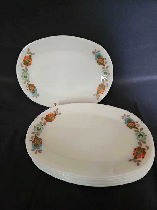 6 Pyrex Carnaby Steak Plates