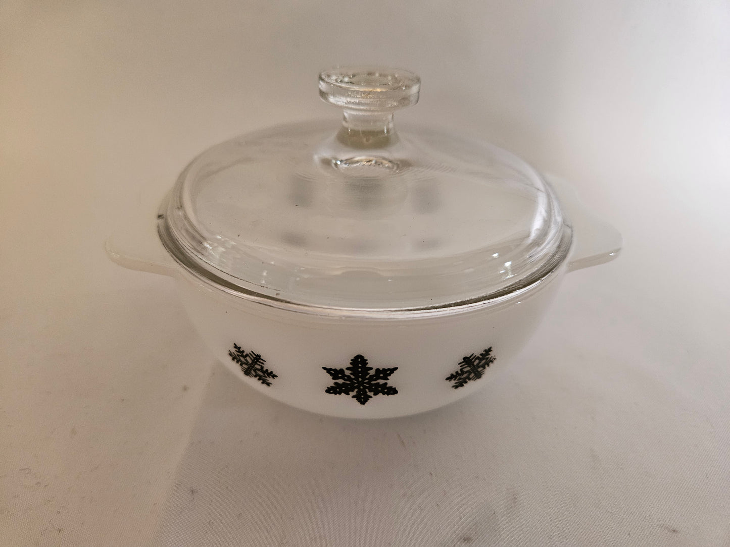 Pyrex Gaiety Individual Casserole Dish and Lid