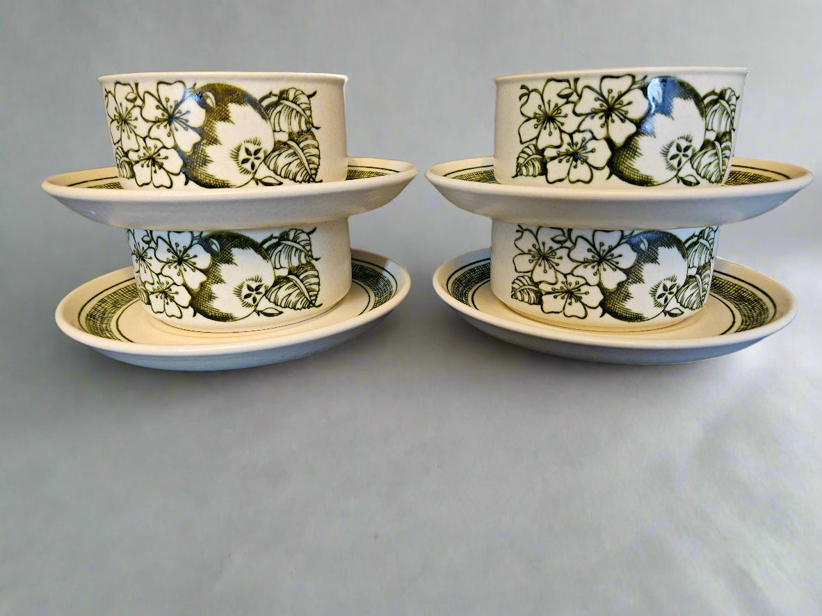 4 Soup Bowls and Saucers - J&G Meakin, Applegrove, Trend