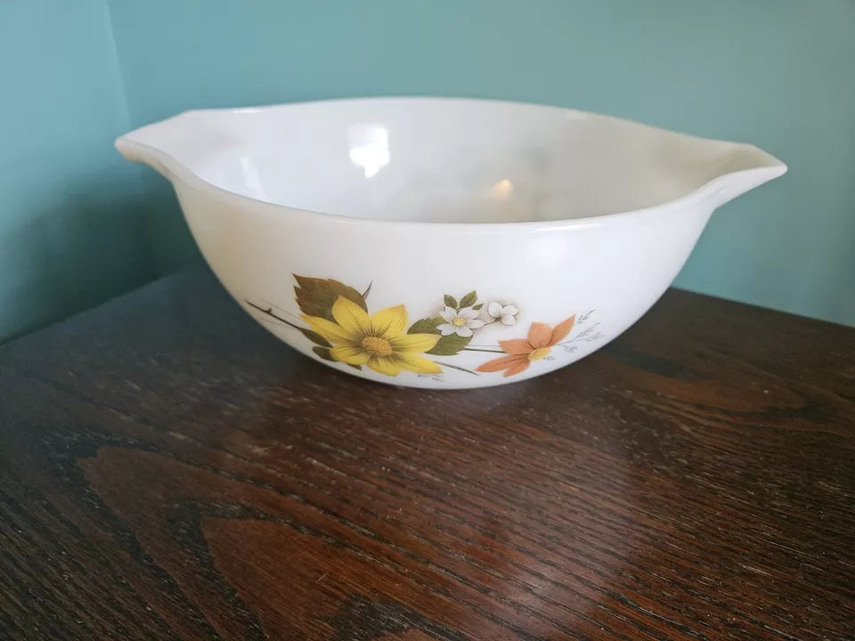 Pyrex Autumn Glory Cinderella Mix and Pour Bowl